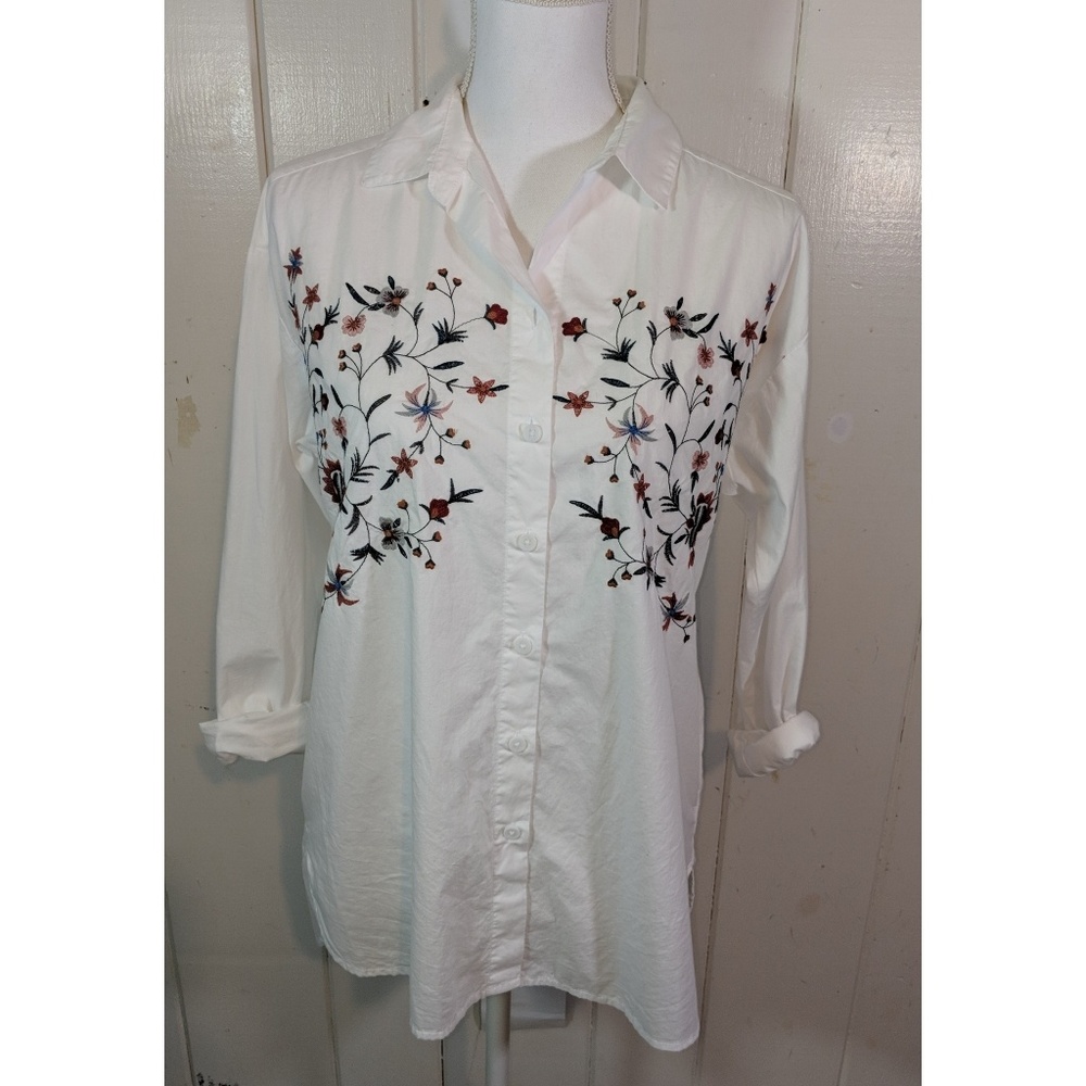 beach lunch lounge blouse w/embroidered flowers